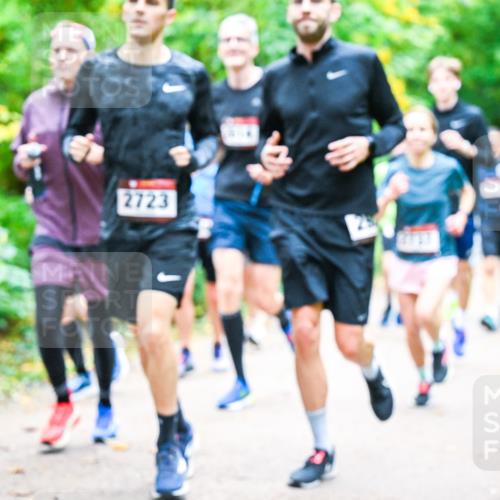 12.10.2025 - Bramfelder Halbmarathon 2025 Dr. Thomas Lammeyer http://msf.ph/oto/9342321 12.10.2025 09:54:37 Laufen 2723 meine-sportfotos.de