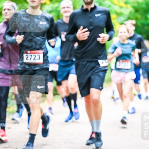 12.10.2025 - Bramfelder Halbmarathon 2025 Dr. Thomas Lammeyer http://msf.ph/oto/9342322 12.10.2025 09:54:37 Laufen 2723 meine-sportfotos.de