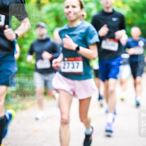 12.10.2025 - Bramfelder Halbmarathon 2025 Dr. Thomas Lammeyer http://msf.ph/oto/9342329 12.10.2025 09:54:38 Laufen 2737 meine-sportfotos.de