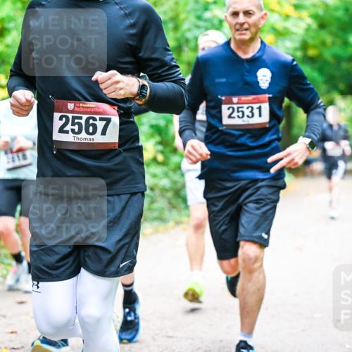 12.10.2025 - Bramfelder Halbmarathon 2025 Dr. Thomas Lammeyer http://msf.ph/oto/9342335 12.10.2025 09:54:40 Laufen 938, 34, 2567, 2531 meine-sportfotos.de
