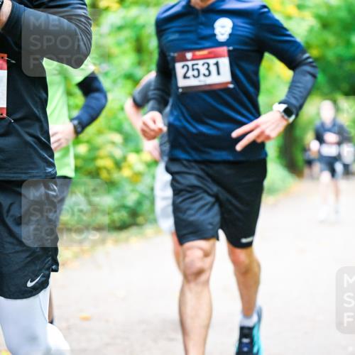 12.10.2025 - Bramfelder Halbmarathon 2025 Dr. Thomas Lammeyer http://msf.ph/oto/9342337 12.10.2025 09:54:40 Laufen 21, 109200, 34, 2567, 2531 meine-sportfotos.de