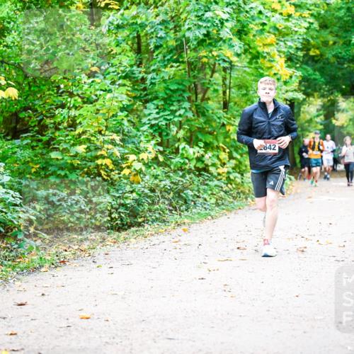 12.10.2025 - Bramfelder Halbmarathon 2025 Dr. Thomas Lammeyer http://msf.ph/oto/9342347 12.10.2025 09:54:42 Laufen 642 meine-sportfotos.de