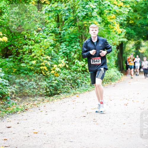 12.10.2025 - Bramfelder Halbmarathon 2025 Dr. Thomas Lammeyer http://msf.ph/oto/9342351 12.10.2025 09:54:43 Laufen 2642 meine-sportfotos.de