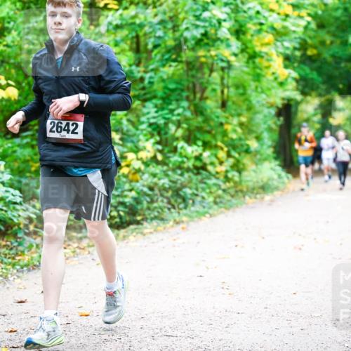 12.10.2025 - Bramfelder Halbmarathon 2025 Dr. Thomas Lammeyer http://msf.ph/oto/9342360 12.10.2025 09:54:44 Laufen 2642 meine-sportfotos.de
