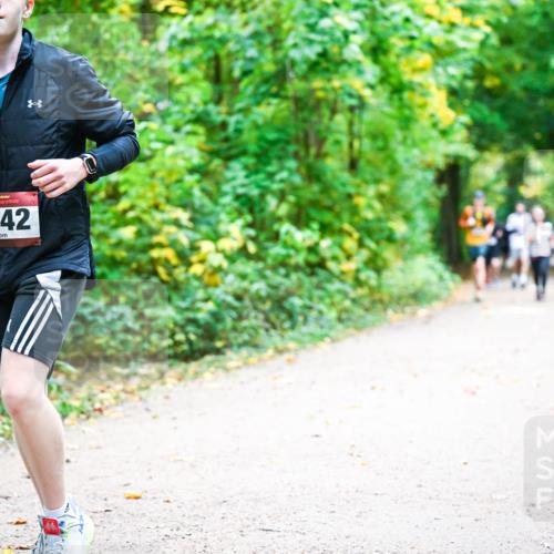12.10.2025 - Bramfelder Halbmarathon 2025 Dr. Thomas Lammeyer http://msf.ph/oto/9342362 12.10.2025 09:54:44 Laufen 2642 meine-sportfotos.de