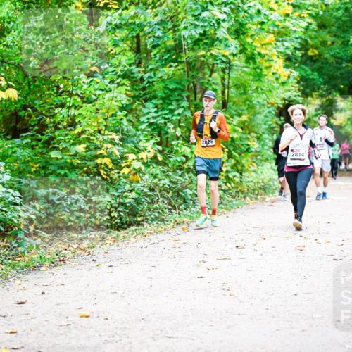 12.10.2025 - Bramfelder Halbmarathon 2025 Dr. Thomas Lammeyer http://msf.ph/oto/9342367 12.10.2025 09:54:49 Laufen 2826, 2814 meine-sportfotos.de