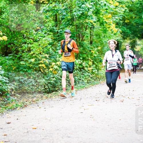12.10.2025 - Bramfelder Halbmarathon 2025 Dr. Thomas Lammeyer http://msf.ph/oto/9342373 12.10.2025 09:54:50 Laufen 2826, 2814, 6, 2768 meine-sportfotos.de