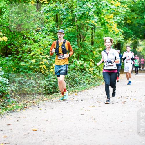 12.10.2025 - Bramfelder Halbmarathon 2025 Dr. Thomas Lammeyer http://msf.ph/oto/9342374 12.10.2025 09:54:50 Laufen 2826, 2768 meine-sportfotos.de