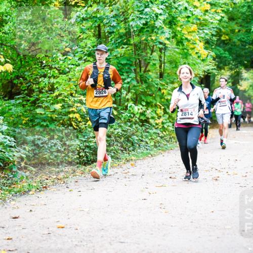 12.10.2025 - Bramfelder Halbmarathon 2025 Dr. Thomas Lammeyer http://msf.ph/oto/9342375 12.10.2025 09:54:50 Laufen 2826, 2814, 2768 meine-sportfotos.de
