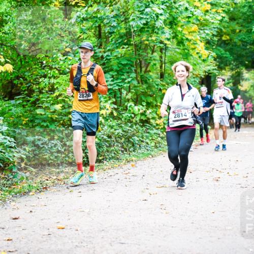 12.10.2025 - Bramfelder Halbmarathon 2025 Dr. Thomas Lammeyer http://msf.ph/oto/9342377 12.10.2025 09:54:51 Laufen 2826, 2814, 2768 meine-sportfotos.de