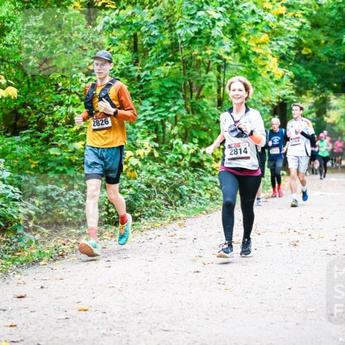 12.10.2025 - Bramfelder Halbmarathon 2025 Dr. Thomas Lammeyer http://msf.ph/oto/9342378 12.10.2025 09:54:51 Laufen 2826, 2814, 2768 meine-sportfotos.de