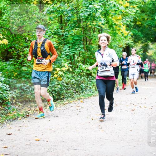 12.10.2025 - Bramfelder Halbmarathon 2025 Dr. Thomas Lammeyer http://msf.ph/oto/9342379 12.10.2025 09:54:51 Laufen 2829, 2814, 2768 meine-sportfotos.de