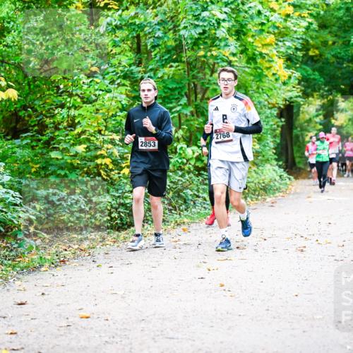 12.10.2025 - Bramfelder Halbmarathon 2025 Dr. Thomas Lammeyer http://msf.ph/oto/9342396 12.10.2025 09:54:54 Laufen 2853, 2768 meine-sportfotos.de