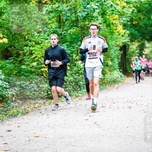 12.10.2025 - Bramfelder Halbmarathon 2025 Dr. Thomas Lammeyer http://msf.ph/oto/9342398 12.10.2025 09:54:54 Laufen 285, 2768 meine-sportfotos.de