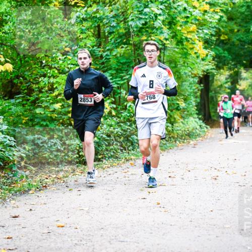 12.10.2025 - Bramfelder Halbmarathon 2025 Dr. Thomas Lammeyer http://msf.ph/oto/9342399 12.10.2025 09:54:54 Laufen 2853, 768 meine-sportfotos.de