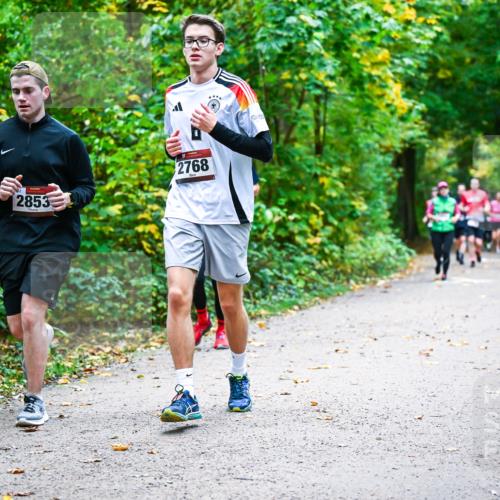 12.10.2025 - Bramfelder Halbmarathon 2025 Dr. Thomas Lammeyer http://msf.ph/oto/9342406 12.10.2025 09:54:55 Laufen 2853, 2768 meine-sportfotos.de