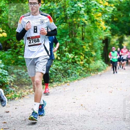 12.10.2025 - Bramfelder Halbmarathon 2025 Dr. Thomas Lammeyer http://msf.ph/oto/9342409 12.10.2025 09:54:56 Laufen 82, 2853, 2768 meine-sportfotos.de