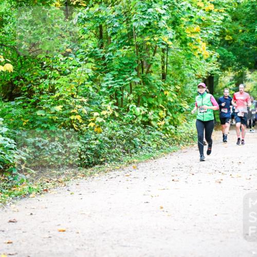 12.10.2025 - Bramfelder Halbmarathon 2025 Dr. Thomas Lammeyer http://msf.ph/oto/9342415 12.10.2025 09:54:58 Laufen 299, 2464 meine-sportfotos.de
