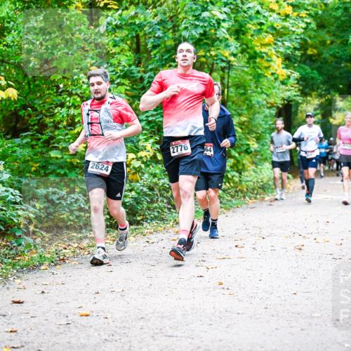 12.10.2025 - Bramfelder Halbmarathon 2025 Dr. Thomas Lammeyer http://msf.ph/oto/9342448 12.10.2025 09:55:03 Laufen 2624, 2776, 64, 2681, 3752 meine-sportfotos.de