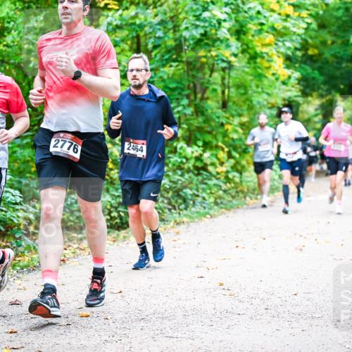 12.10.2025 - Bramfelder Halbmarathon 2025 Dr. Thomas Lammeyer http://msf.ph/oto/9342456 12.10.2025 09:55:04 Laufen 2624, 2776, 2464 meine-sportfotos.de