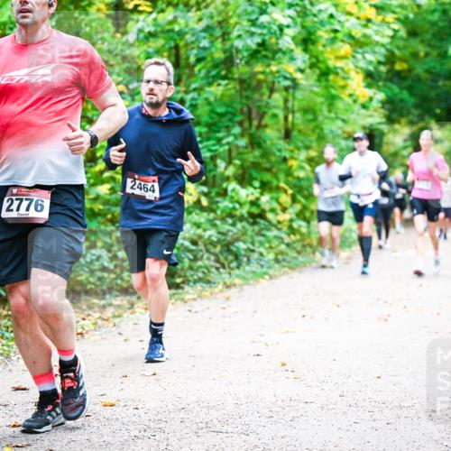 12.10.2025 - Bramfelder Halbmarathon 2025 Dr. Thomas Lammeyer http://msf.ph/oto/9342458 12.10.2025 09:55:05 Laufen 4, 2776, 2464 meine-sportfotos.de