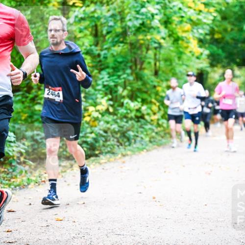 12.10.2025 - Bramfelder Halbmarathon 2025 Dr. Thomas Lammeyer http://msf.ph/oto/9342460 12.10.2025 09:55:05 Laufen 2776, 2464 meine-sportfotos.de