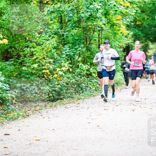 12.10.2025 - Bramfelder Halbmarathon 2025 Dr. Thomas Lammeyer http://msf.ph/oto/9342466 12.10.2025 09:55:06 Laufen 2681, 2844, 2752, 2883 meine-sportfotos.de