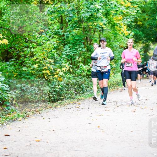 12.10.2025 - Bramfelder Halbmarathon 2025 Dr. Thomas Lammeyer http://msf.ph/oto/9342469 12.10.2025 09:55:06 Laufen 2681, 2752, 3773, 2883 meine-sportfotos.de