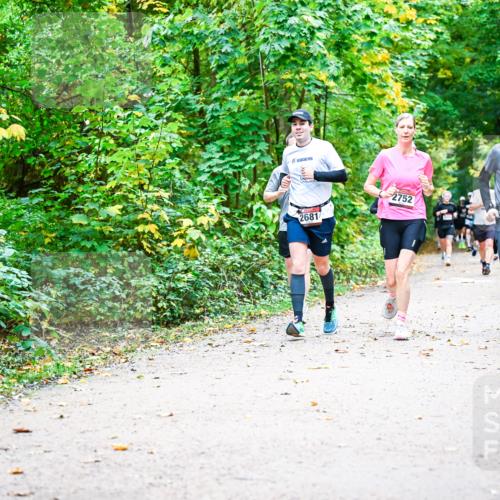 12.10.2025 - Bramfelder Halbmarathon 2025 Dr. Thomas Lammeyer http://msf.ph/oto/9342471 12.10.2025 09:55:06 Laufen 2025, 2681, 2752, 2883 meine-sportfotos.de