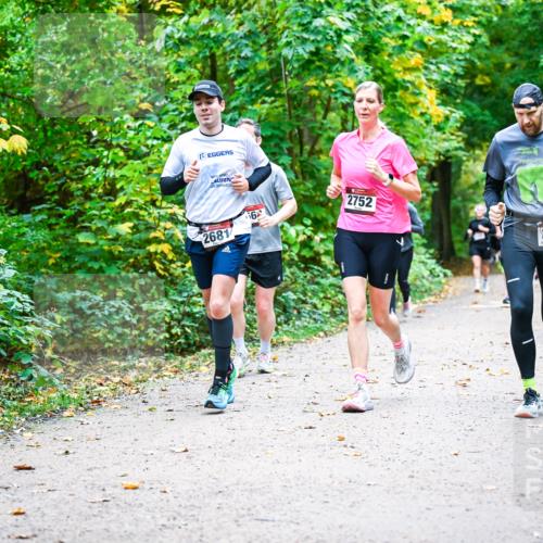 12.10.2025 - Bramfelder Halbmarathon 2025 Dr. Thomas Lammeyer http://msf.ph/oto/9342478 12.10.2025 09:55:08 Laufen 2681, 16, 2752, 2025, 2885 meine-sportfotos.de