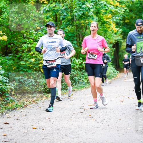 12.10.2025 - Bramfelder Halbmarathon 2025 Dr. Thomas Lammeyer http://msf.ph/oto/9342479 12.10.2025 09:55:08 Laufen 2681, 568, 2752, 2025, 2883 meine-sportfotos.de