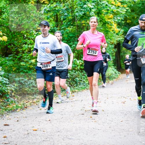 12.10.2025 - Bramfelder Halbmarathon 2025 Dr. Thomas Lammeyer http://msf.ph/oto/9342480 12.10.2025 09:55:08 Laufen 2025, 2681, 2568, 2752, 2883 meine-sportfotos.de