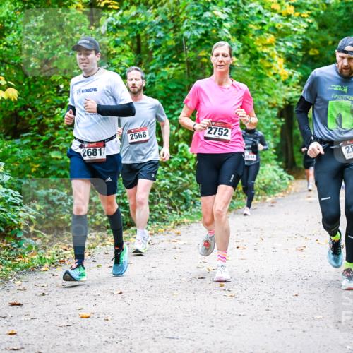 12.10.2025 - Bramfelder Halbmarathon 2025 Dr. Thomas Lammeyer http://msf.ph/oto/9342481 12.10.2025 09:55:08 Laufen 2681, 2568, 2752, 2025, 2644, 2883 meine-sportfotos.de