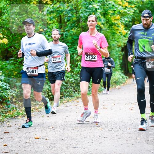 12.10.2025 - Bramfelder Halbmarathon 2025 Dr. Thomas Lammeyer http://msf.ph/oto/9342482 12.10.2025 09:55:08 Laufen 2681, 2568, 2752, 2025, 2883, 8, 45 meine-sportfotos.de