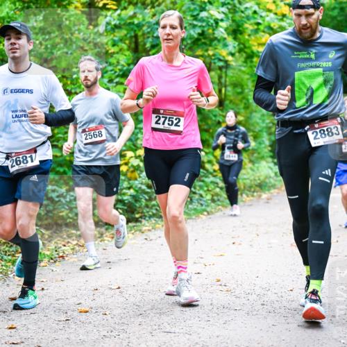 12.10.2025 - Bramfelder Halbmarathon 2025 Dr. Thomas Lammeyer http://msf.ph/oto/9342485 12.10.2025 09:55:08 Laufen 2681, 2568, 2752, 2025, 2644, 2883, 45, 26, 46 meine-sportfotos.de