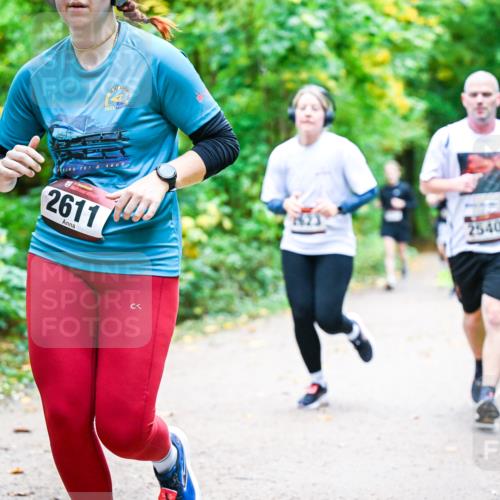 12.10.2025 - Bramfelder Halbmarathon 2025 Dr. Thomas Lammeyer http://msf.ph/oto/9342539 12.10.2025 09:55:17 Laufen 2021, 2463, 707, 2611, 2540 meine-sportfotos.de