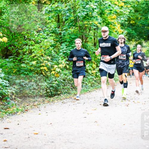 12.10.2025 - Bramfelder Halbmarathon 2025 Dr. Thomas Lammeyer http://msf.ph/oto/9342552 12.10.2025 09:55:19 Laufen 20, 2766, 2817, 2923 meine-sportfotos.de