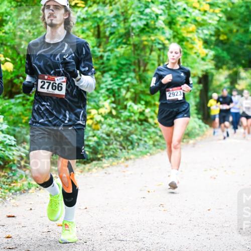 12.10.2025 - Bramfelder Halbmarathon 2025 Dr. Thomas Lammeyer http://msf.ph/oto/9342568 12.10.2025 09:55:22 Laufen 2817, 113, 2766, 2923 meine-sportfotos.de