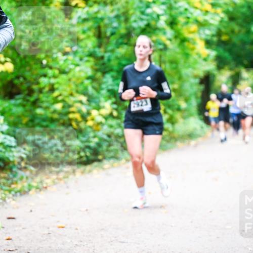 12.10.2025 - Bramfelder Halbmarathon 2025 Dr. Thomas Lammeyer http://msf.ph/oto/9342572 12.10.2025 09:55:22 Laufen 34, 113, 766, 1923 meine-sportfotos.de