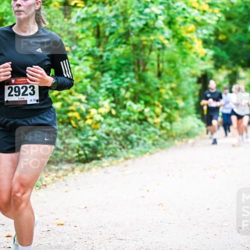 12.10.2025 - Bramfelder Halbmarathon 2025 Dr. Thomas Lammeyer http://msf.ph/oto/9342579 12.10.2025 09:55:23 Laufen 34, 2923, 33 meine-sportfotos.de