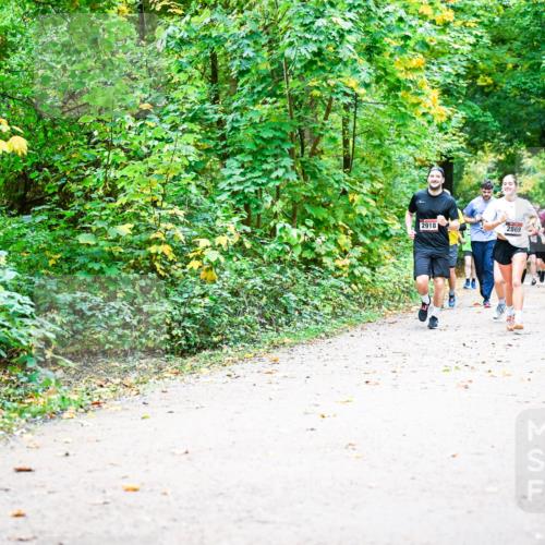 12.10.2025 - Bramfelder Halbmarathon 2025 Dr. Thomas Lammeyer http://msf.ph/oto/9342583 12.10.2025 09:55:25 Laufen 2000, 2918, 2869, 2900 meine-sportfotos.de