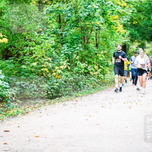 12.10.2025 - Bramfelder Halbmarathon 2025 Dr. Thomas Lammeyer http://msf.ph/oto/9342584 12.10.2025 09:55:25 Laufen 2918, 2869, 2900 meine-sportfotos.de