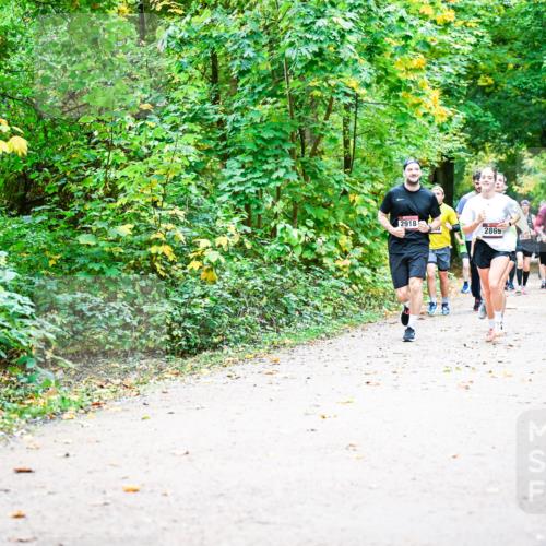 12.10.2025 - Bramfelder Halbmarathon 2025 Dr. Thomas Lammeyer http://msf.ph/oto/9342588 12.10.2025 09:55:25 Laufen 2918, 2869, 2900 meine-sportfotos.de