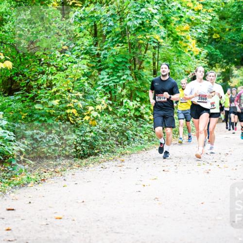 12.10.2025 - Bramfelder Halbmarathon 2025 Dr. Thomas Lammeyer http://msf.ph/oto/9342593 12.10.2025 09:55:26 Laufen 2918, 255, 2869, 76, 2900 meine-sportfotos.de