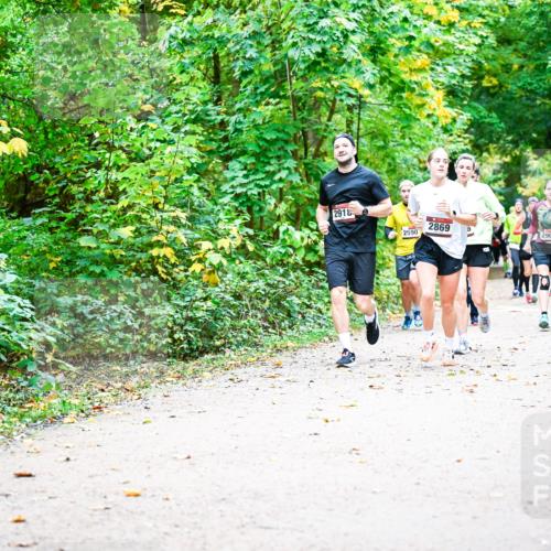 12.10.2025 - Bramfelder Halbmarathon 2025 Dr. Thomas Lammeyer http://msf.ph/oto/9342595 12.10.2025 09:55:26 Laufen 2918, 2590, 2869, 2900 meine-sportfotos.de