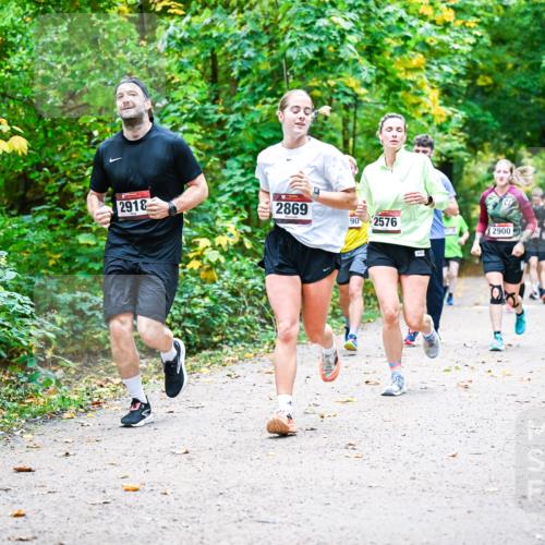 12.10.2025 - Bramfelder Halbmarathon 2025 Dr. Thomas Lammeyer http://msf.ph/oto/9342606 12.10.2025 09:55:28 Laufen 2918, 2869, 90, 2576, 2900 meine-sportfotos.de