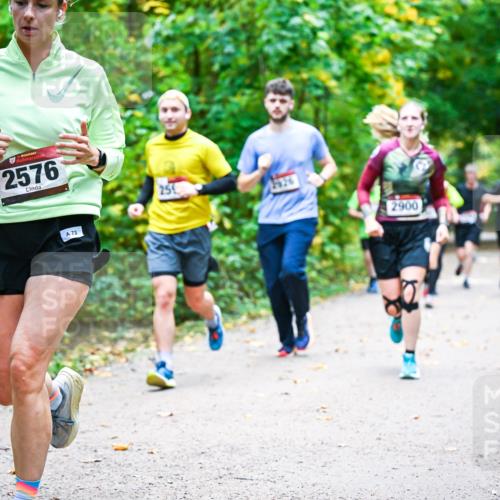 12.10.2025 - Bramfelder Halbmarathon 2025 Dr. Thomas Lammeyer http://msf.ph/oto/9342618 12.10.2025 09:55:30 Laufen 2576, 73, 25, 2900 meine-sportfotos.de