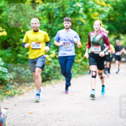 12.10.2025 - Bramfelder Halbmarathon 2025 Dr. Thomas Lammeyer http://msf.ph/oto/9342620 12.10.2025 09:55:30 Laufen 73 meine-sportfotos.de