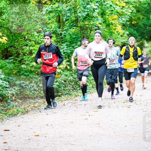 12.10.2025 - Bramfelder Halbmarathon 2025 Dr. Thomas Lammeyer http://msf.ph/oto/9342764 12.10.2025 09:55:54 Laufen 2537, 2586, 2862, 2587, 2874, 2716 meine-sportfotos.de