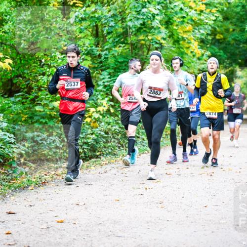 12.10.2025 - Bramfelder Halbmarathon 2025 Dr. Thomas Lammeyer http://msf.ph/oto/9342765 12.10.2025 09:55:54 Laufen 2537, 258, 2862, 87, 932, 2716, 2874 meine-sportfotos.de